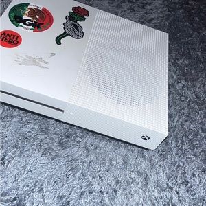 Xbox One S